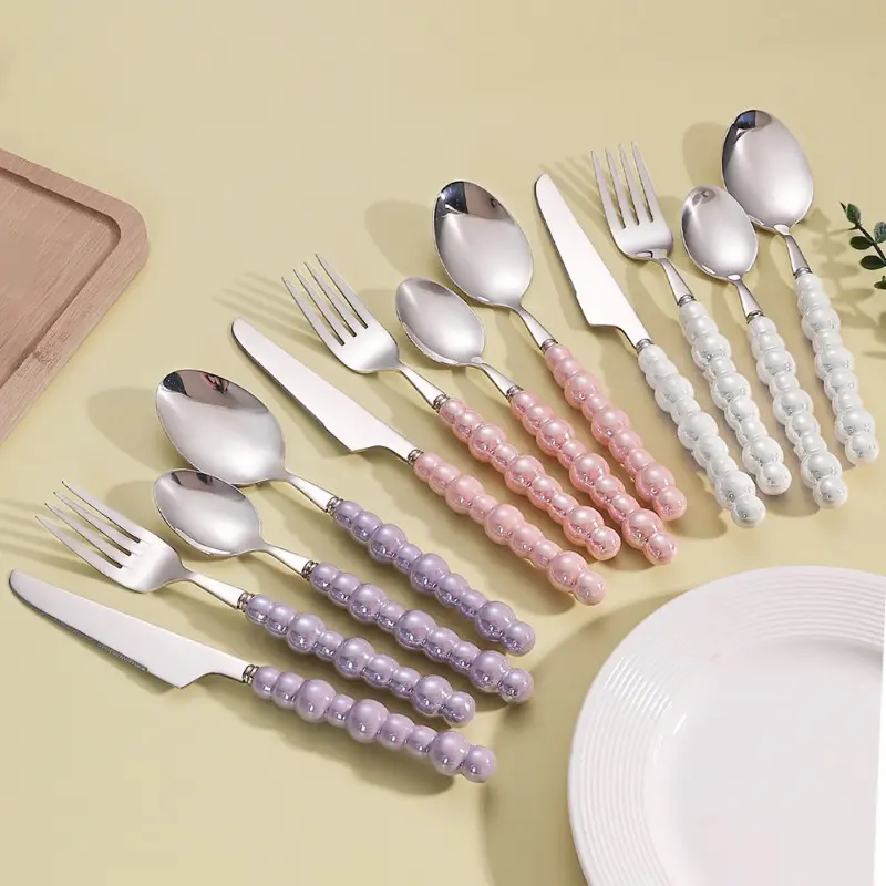 4Pcs/Set Luxury Ceramic Pearl Handle Cutlery Set Knife Fork Spoon Creative Cute Soup Spoon Western Food Steak Knife Spoon Fork