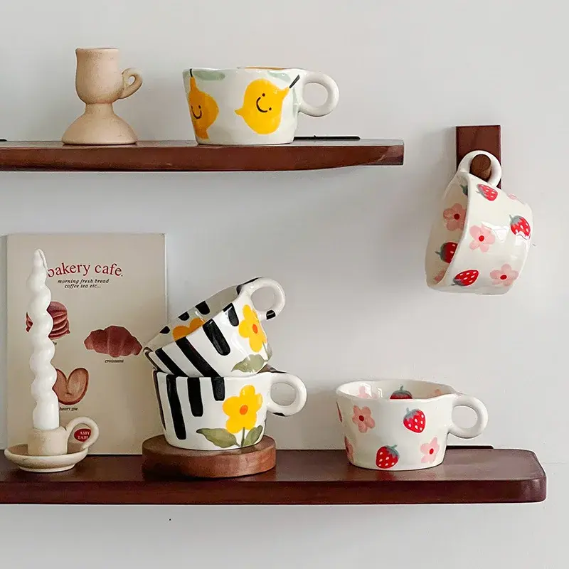 300ML Ceramic Mugs Hand Pinched Irregular Mug Hand-painted Strawberry Flower Coffee Cup Breakfast Milk Afternoon Tea Cup Gift