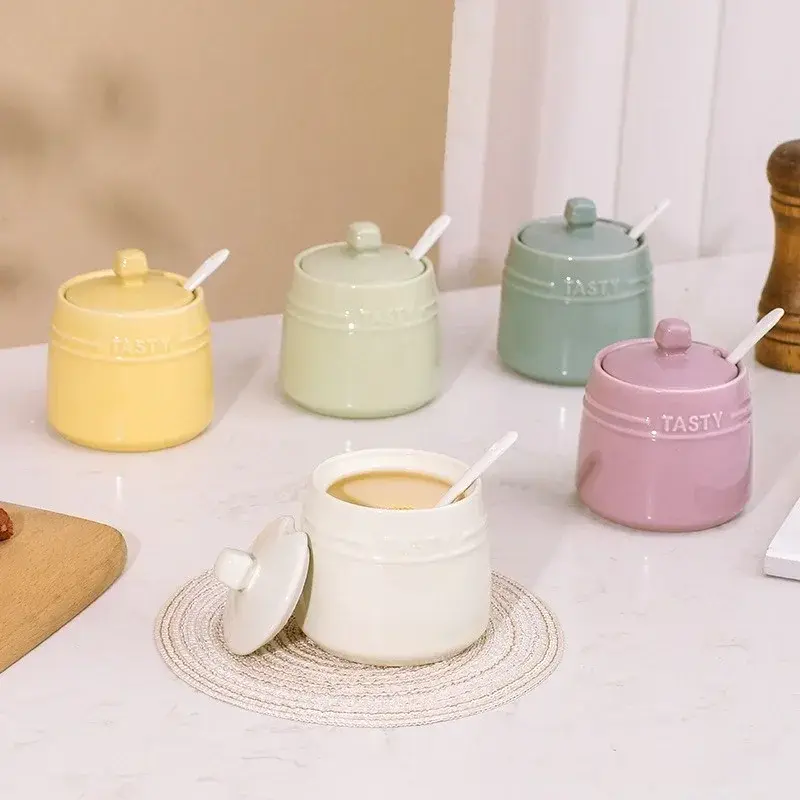 Gradient Ceramic Spice Jar Kitchen salt Seasoning Jar Pepper Seasoning Bottle with Lid Spoon Kitchen Countertop Spice Sugar Jars