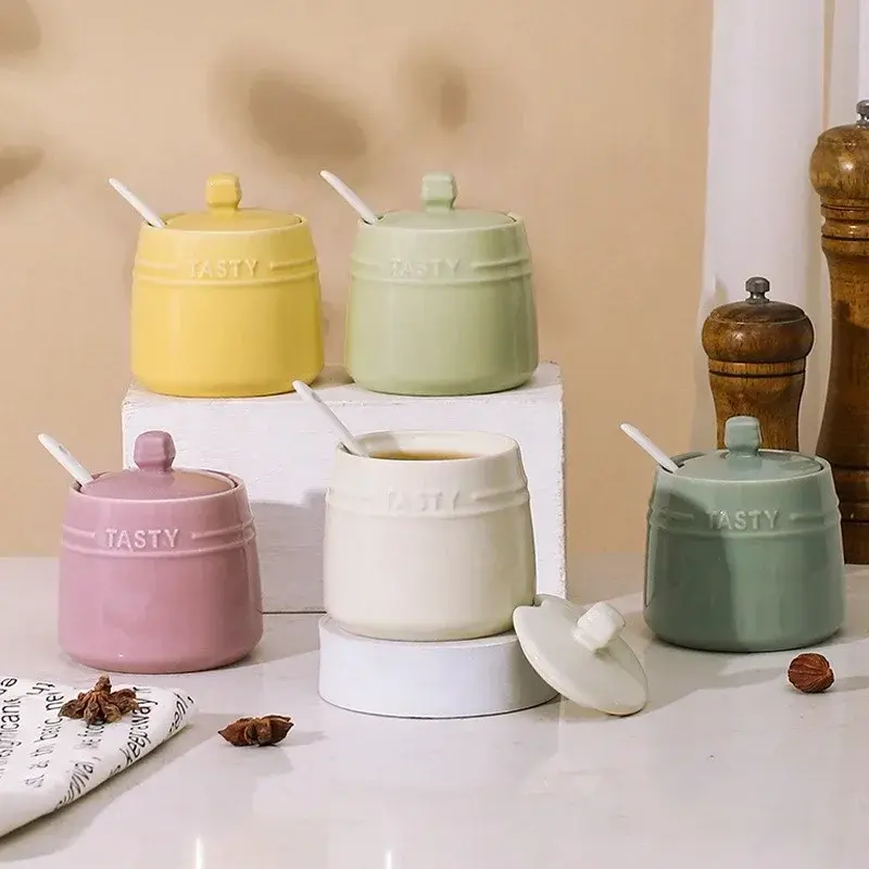 Gradient Ceramic Spice Jar Kitchen salt Seasoning Jar Pepper Seasoning Bottle with Lid Spoon Kitchen Countertop Spice Sugar Jars
