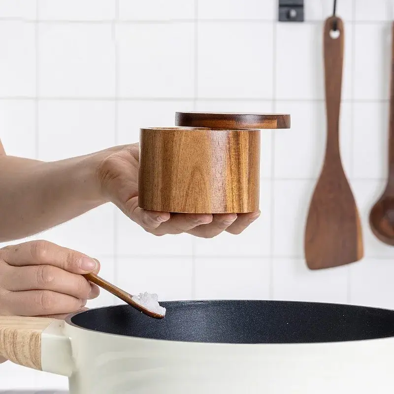 Wooden Seasoning Jar Pepper Salt Shaker Seasoning Box Large Capacity Pepper Box with Spoon Magnetic Rotating Lid Kitchen Storage