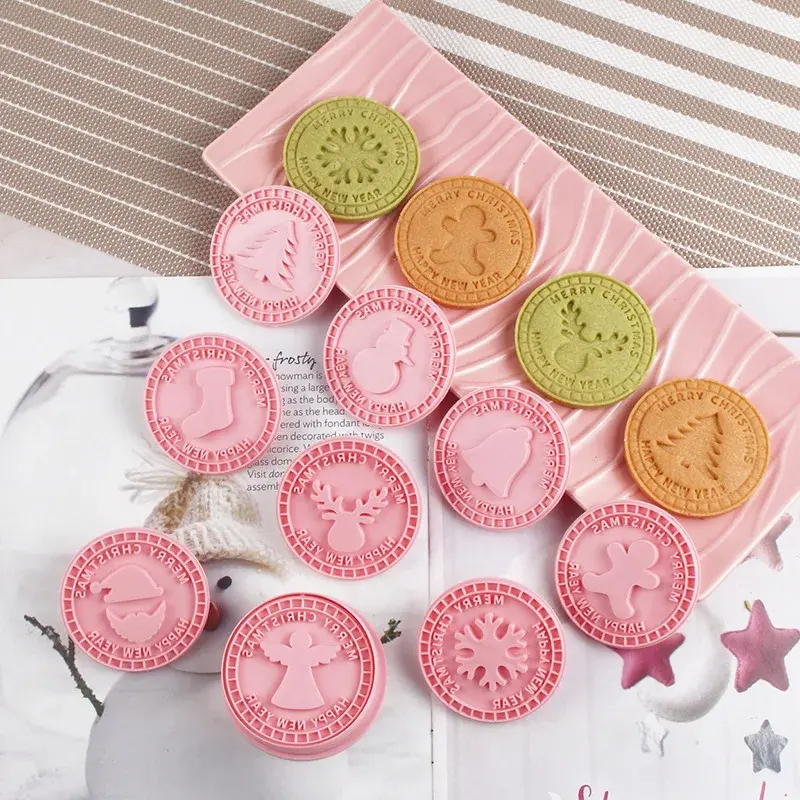 9PCS Christmas Cookie Molds 3D Santa Snowman Cookie Cutters Baking Molds Christmas Pattern Cookie Mould New Year Decoration Tool