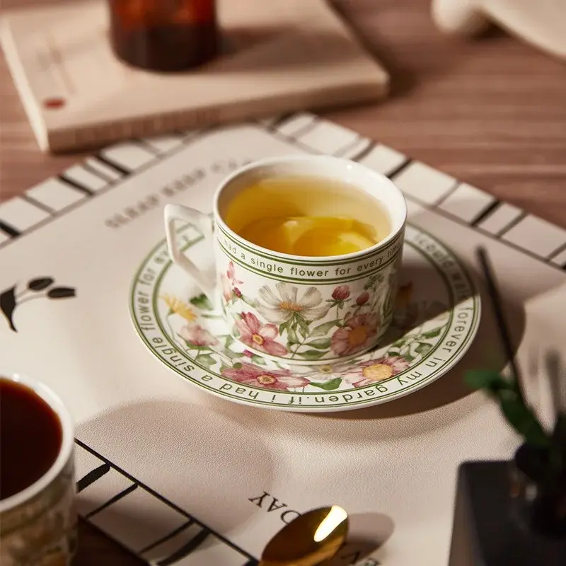 New French Retro Ceramic Mug 350ML Exquisite Flower Coffee Cup and Saucer Afternoon Camellia Tea cup Romantic Gift Water cup