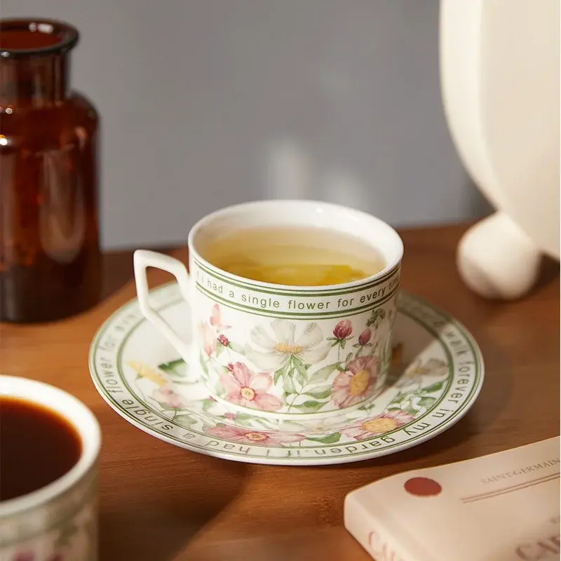 New French Retro Ceramic Mug 350ML Exquisite Flower Coffee Cup and Saucer Afternoon Camellia Tea cup Romantic Gift Water cup