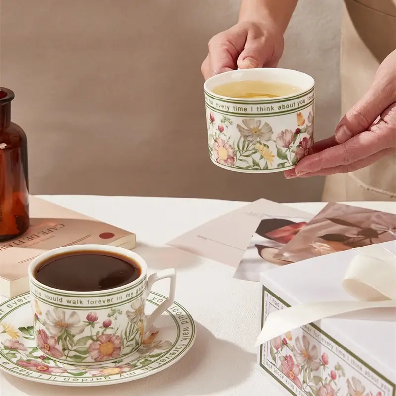 New French Retro Ceramic Mug 350ML Exquisite Flower Coffee Cup and Saucer Afternoon Camellia Tea cup Romantic Gift Water cup