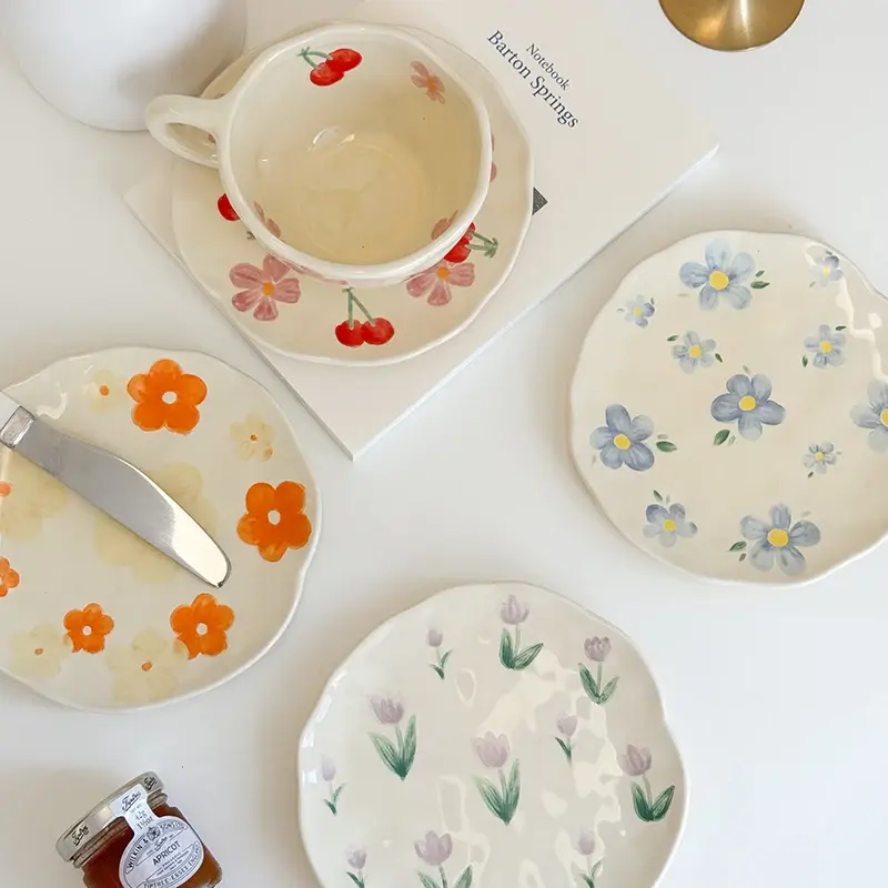 1Pcs Creative Ceramic Hand-painted Coffee Cups and Saucers Cute Home Breakfast Cups Dessert Dish Afternoon Tea Cup Drinkware