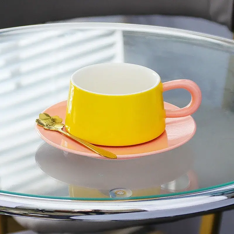 250ml Creative Contrasting colors Ceramic Coffee Cup with Saucer & Spoon Exquisite Retro Afternoon tea cup milk cup Espresso Mug