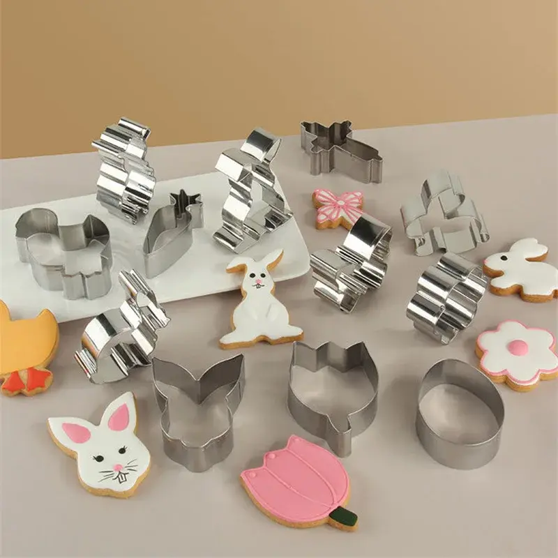 12pcs Stainless Steel Easter Biscuit Cutting Mold Cartoon Rabbit Egg Carrot Cookies Mold for Kids Easter Party DIY Baking Tool