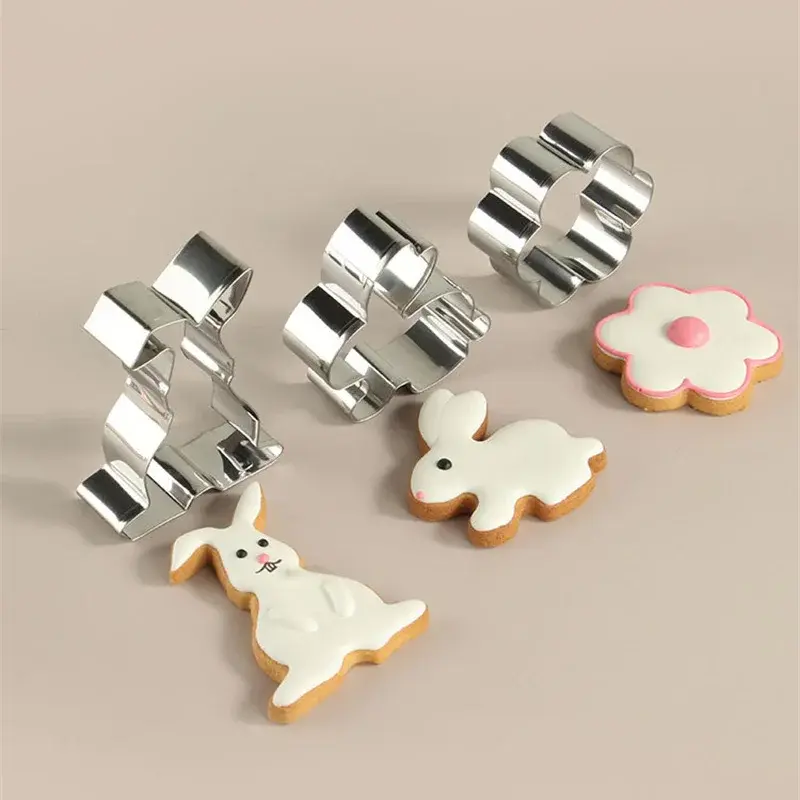 12pcs Stainless Steel Easter Biscuit Cutting Mold Cartoon Rabbit Egg Carrot Cookies Mold for Kids Easter Party DIY Baking Tool