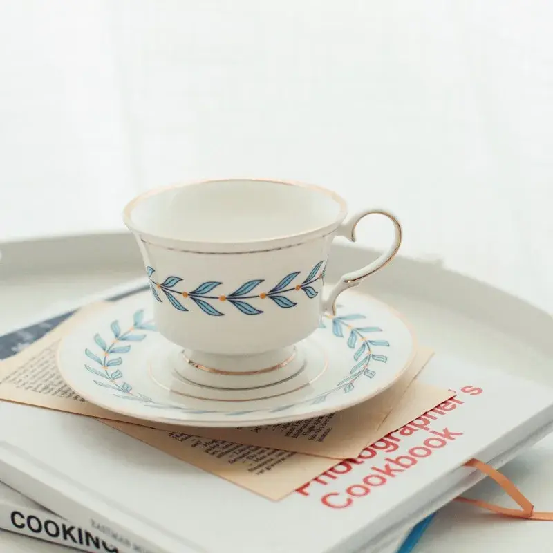 Ins style Ceramics Mug Retro Golden Trim British Afternoon Teacup Bone China Cup Coffee cup with Saucer Breakfast dessert Cup