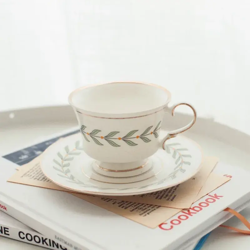 Ins style Ceramics Mug Retro Golden Trim British Afternoon Teacup Bone China Cup Coffee cup with Saucer Breakfast dessert Cup