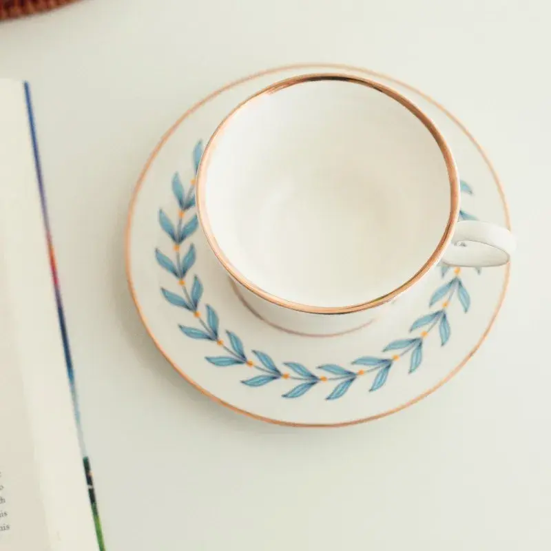 Ins style Ceramics Mug Retro Golden Trim British Afternoon Teacup Bone China Cup Coffee cup with Saucer Breakfast dessert Cup