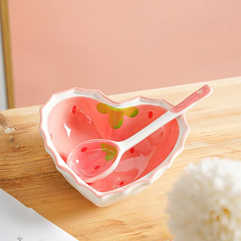 Kawaii Strawberry Hearts Bowl Cute Ceramic Noodle Fruit Breakfast Salad Rice Dessert Decorative Bowl Korean Kitchen Tableware