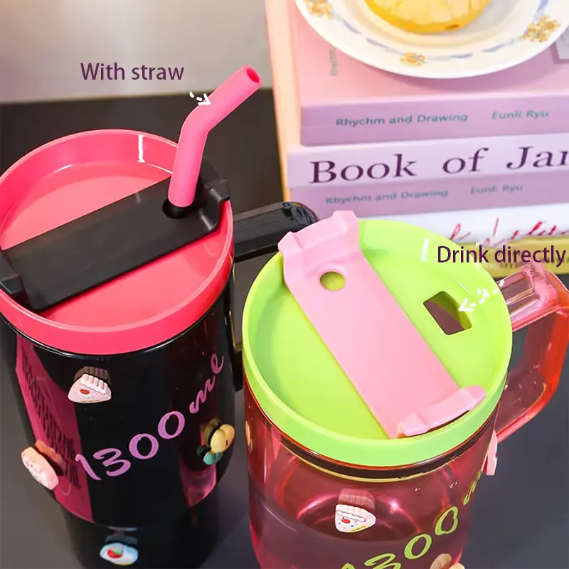 Cute Water Bottle Tumbler Cups With Handle And Lid Straw 1300ml Big Plastic Travel Drink Bottle For Water Iced Coffee Tea Juice