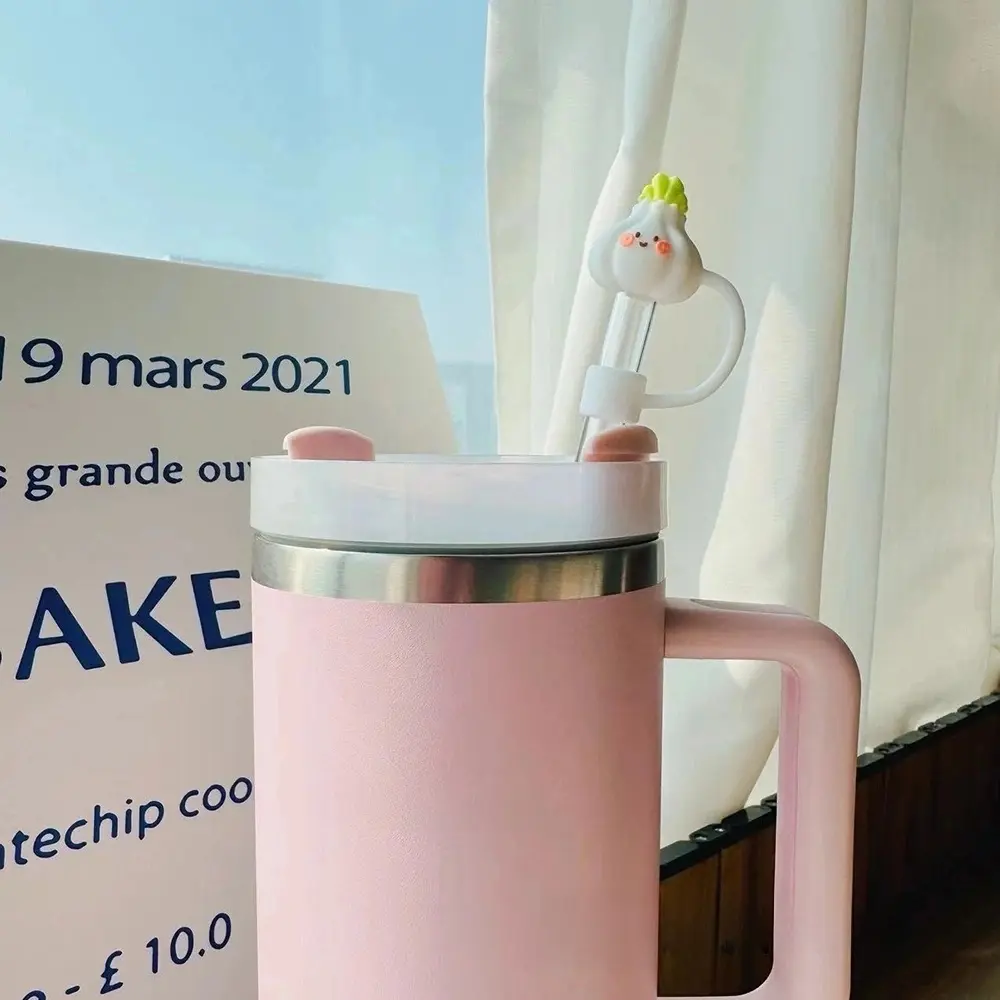 Cute Straw Covers Cap Kawaii Silicone Straw Toppers For Stanley Cup 40 oz Leak-Proof Dust Proof Straws Cover Tumbler Accessories