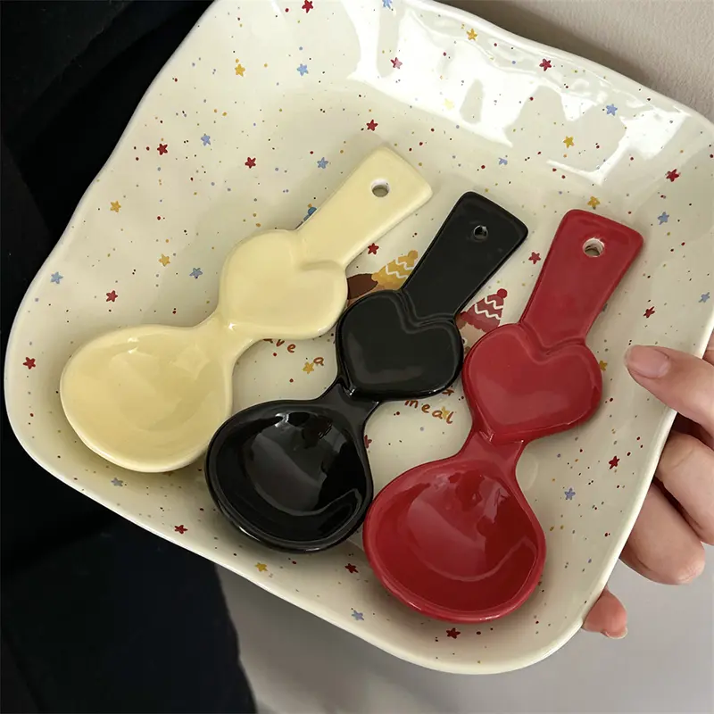 Cute Hearts Soup Spoon Korean Kawaii Ins Solid Color Ceramic Ice Cream Hand Painted Dessert Rice Pretty Spoon Kitchen Tableware