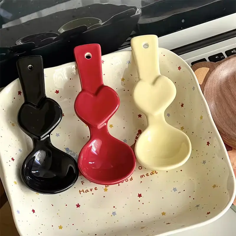 Cute Hearts Soup Spoon Korean Kawaii Ins Solid Color Ceramic Ice Cream Hand Painted Dessert Rice Pretty Spoon Kitchen Tableware