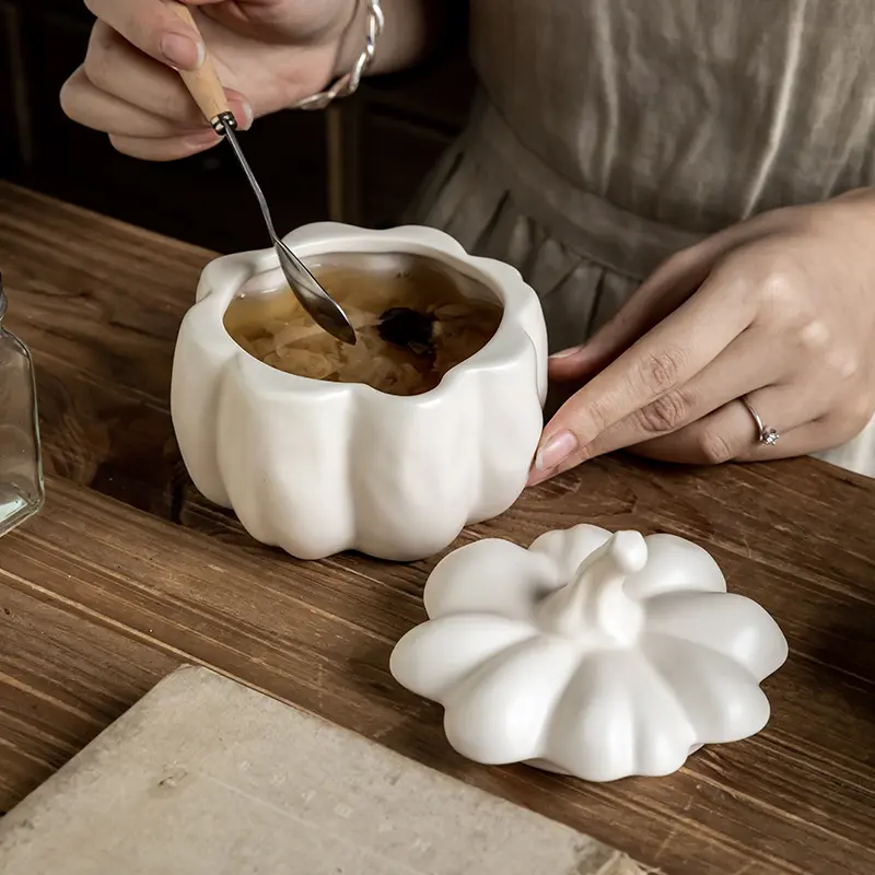 450ML Vintage Ceramic Pumpkin Bowl with Lid Soup Pot Steamed Egg Bird's Nest Stew Pot Kitchen Storage Jar Candy Storage Box
