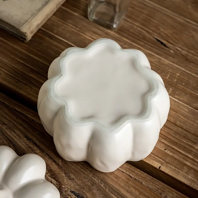 450ML Vintage Ceramic Pumpkin Bowl with Lid Soup Pot Steamed Egg Bird's Nest Stew Pot Kitchen Storage Jar Candy Storage Box