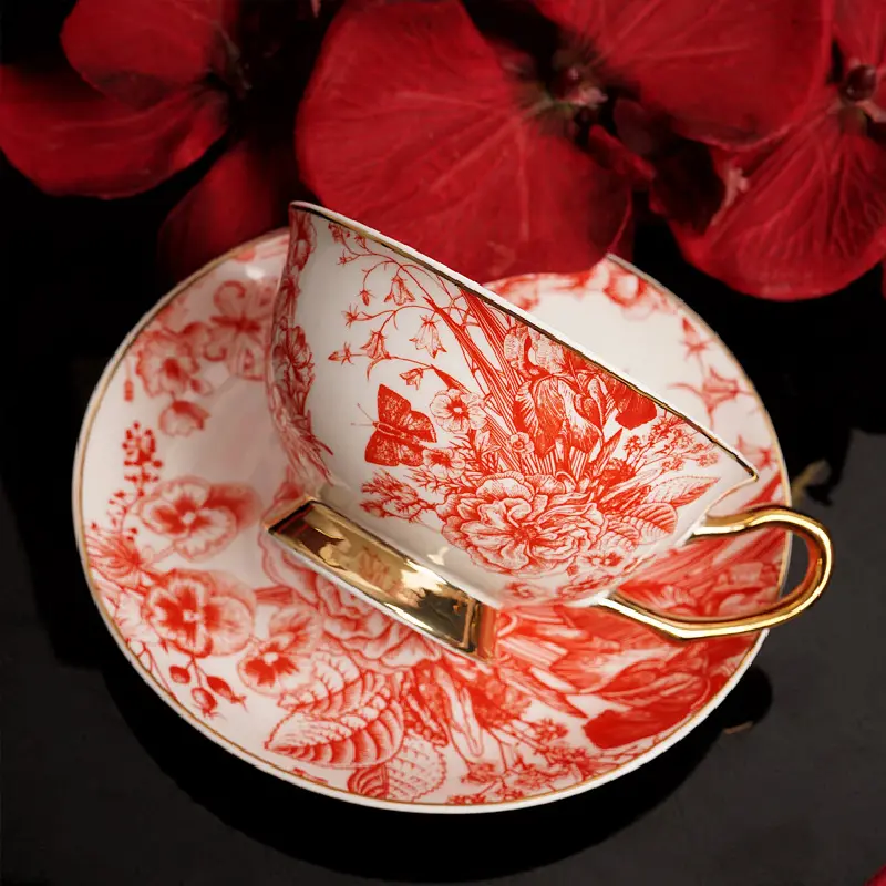 European-style High-grade Bone China Coffee Cups and Saucers Exquisite Round Ceramic Plates Birthday Gifts with Gift Cups
