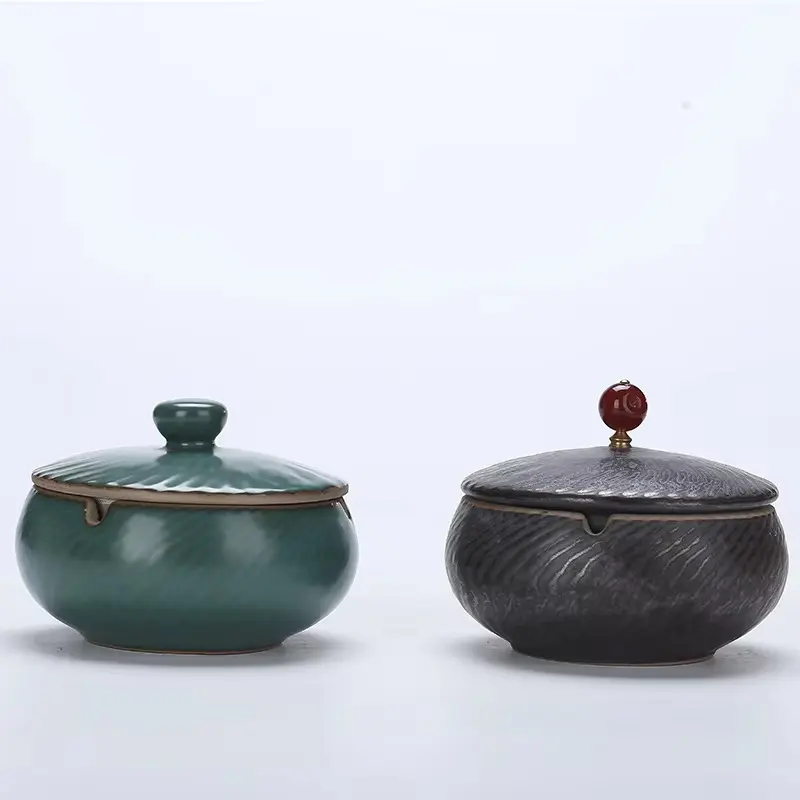 European Ceramic Ashtray with Lid Kiln Glazed Desktop Ashtray Retro Ashtray Ornaments Creative Home Anti-fly Ash Storage Box