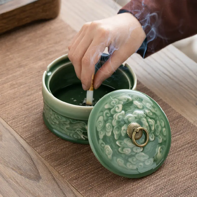 Celadon Ashtray Creative Relief Ashtray with Cover Anti-fly Ash Home Office Tea Set Accessories Ceramic Ashtray Ornaments