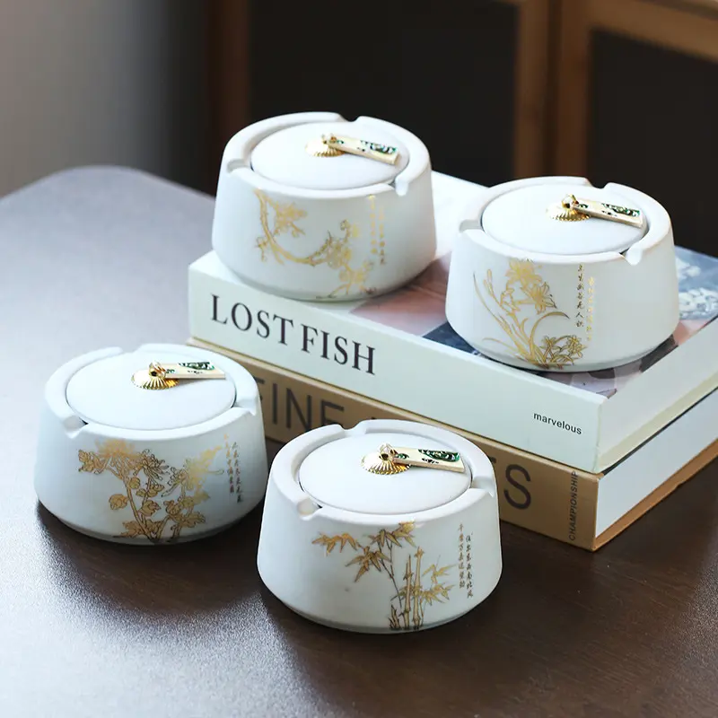White Ceramic Ashtray with Lid Ashtray Gold Watermark Pattern Anti-fly Ash Home Living Room Ceramic Ashtray Ornaments Gifts