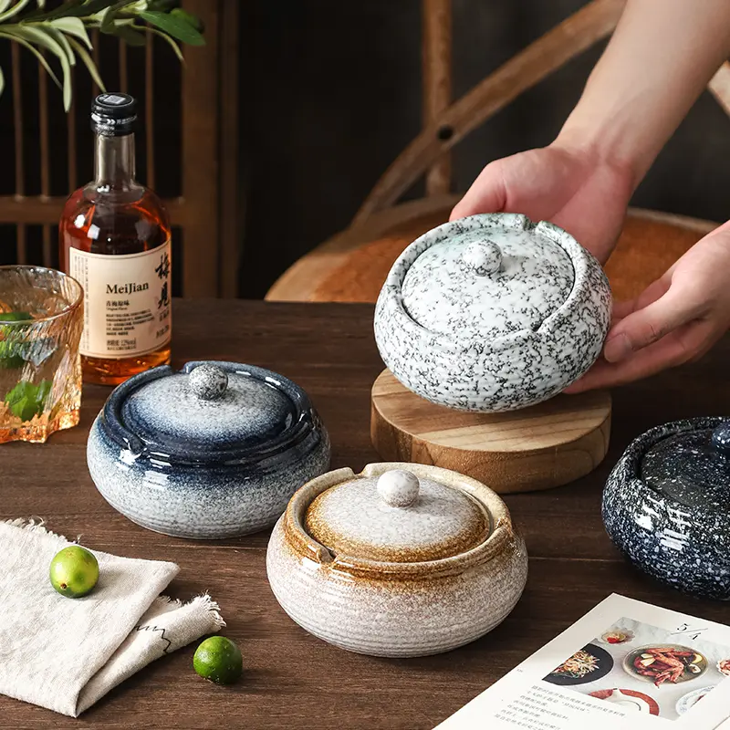 Retro Ceramic Ashtray with Cover Anti-ash Flying Round Cigarette Butts Cylinder Home Decoration Accessories Ceramic Ashtray