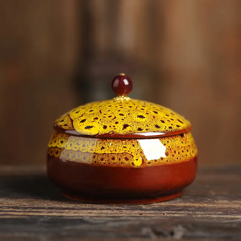 Kiln-changing Ceramic Ashtray with Cover Round Windproof Ashtray Table Decoration Living Room Decoration Accessories Ashtray