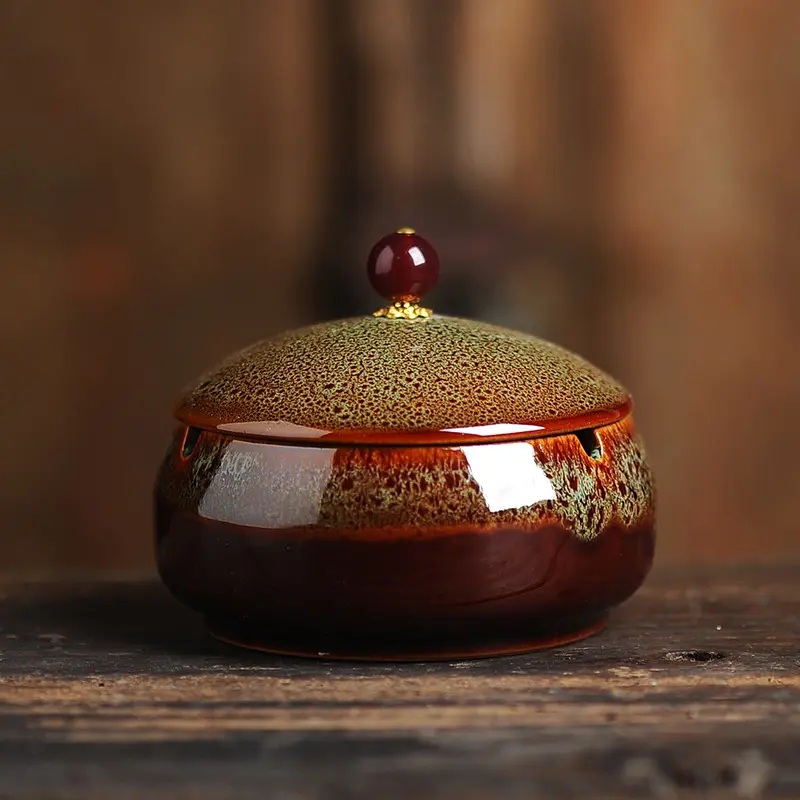 Kiln-changing Ceramic Ashtray with Cover Round Windproof Ashtray Table Decoration Living Room Decoration Accessories Ashtray