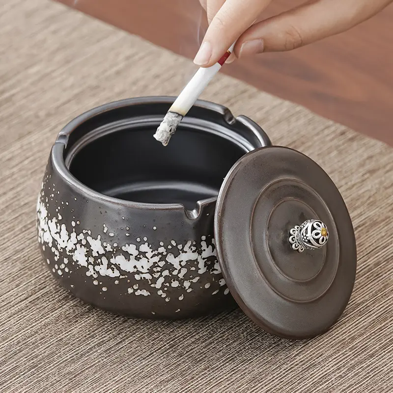 Creative Black Pottery Ceramic Ashtray Fly Ash-proof Home Living Room with Lid Ashtray Chinese Luxury Home Decoration Ashtray