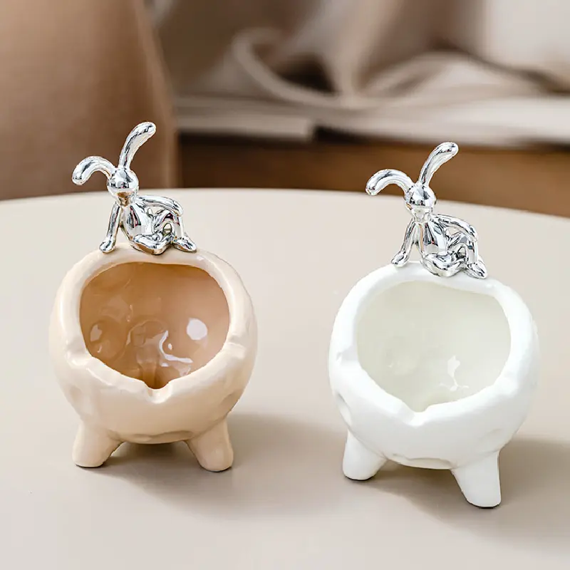 Three-legged Ceramic Cheese Ashtray Luxury Household Living Room Coffee Table Cute Ashtray Decorative Ornaments Gift Ashtray