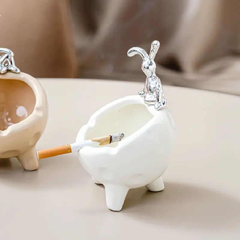 Three-legged Ceramic Cheese Ashtray Luxury Household Living Room Coffee Table Cute Ashtray Decorative Ornaments Gift Ashtray