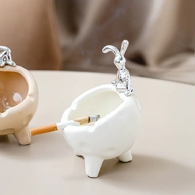 Three-legged Ceramic Cheese Ashtray Luxury Household Living Room Coffee Table Cute Ashtray Decorative Ornaments Gift Ashtray