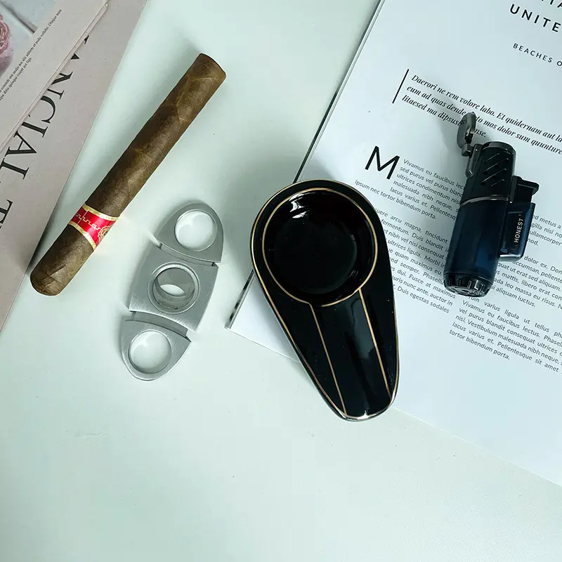 Portable European-style Single-slot Ceramic Ashtray for Porcelain Cigar Ashtray in Phnom Penh Home Decoration Accessories