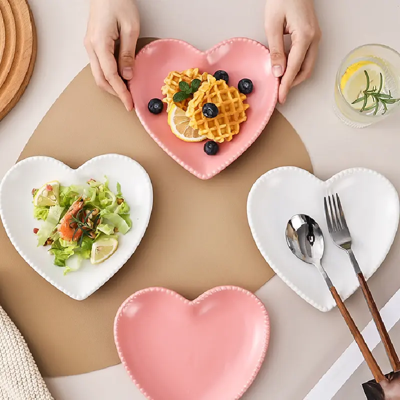 Creative Love Ceramic Plate Home Beaded Heart-shaped Plate Snack Dish Dessert Plate Home Tableware European Kitchen Supplies