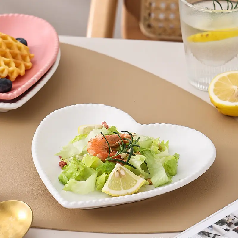 Creative Love Ceramic Plate Home Beaded Heart-shaped Plate Snack Dish Dessert Plate Home Tableware European Kitchen Supplies