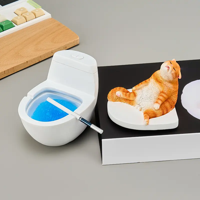 Creative Cat Toilet Ashtray Simulation Animal Ashtray with Cover Dust-proof Flying Table Decoration To Send Boyfriend Gifts