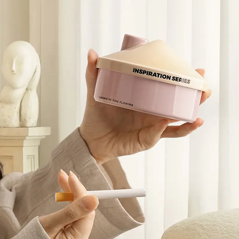 Small House Ceramic Ashtray with Cover Anti-ash Flying Living Room Office Ornaments Advanced Sense Ceramic Decoration Ashtray