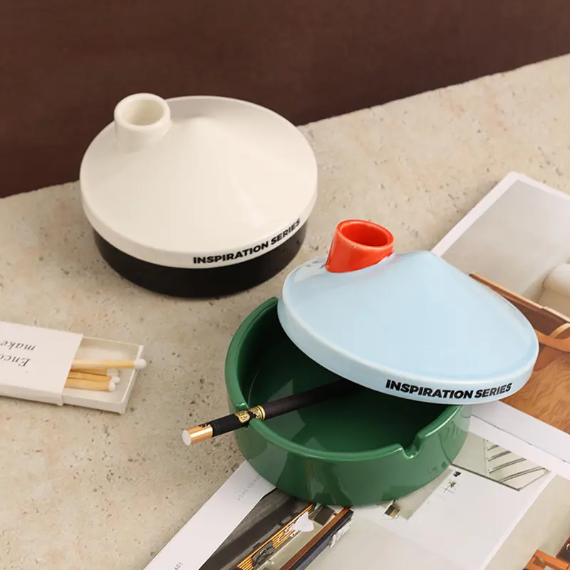Small House Ceramic Ashtray with Cover Anti-ash Flying Living Room Office Ornaments Advanced Sense Ceramic Decoration Ashtray