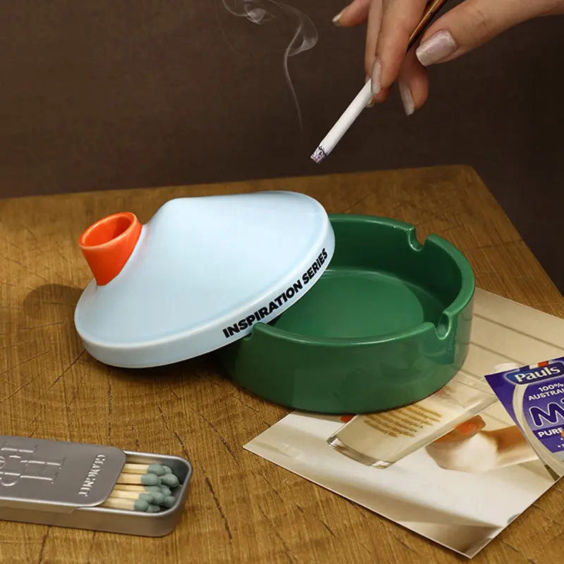 Small House Ceramic Ashtray with Cover Anti-ash Flying Living Room Office Ornaments Advanced Sense Ceramic Decoration Ashtray