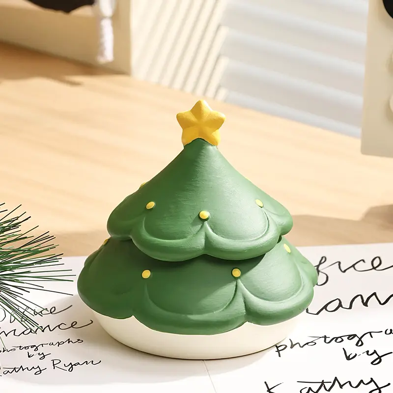 Tree House Ashtray Ceramic Christmas Tree Modeling with Cover Ash Flying Ashtray Household Ashtray Christmas Tree Ornaments