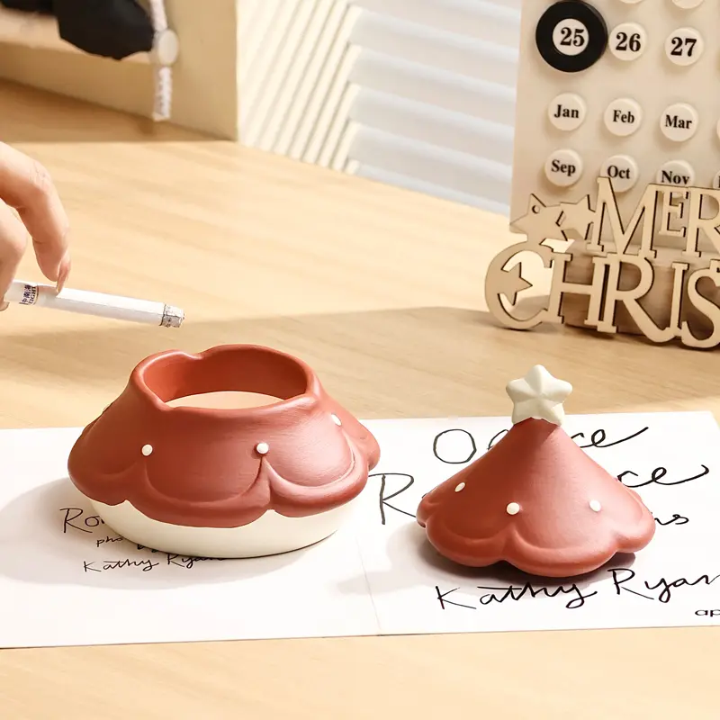 Tree House Ashtray Ceramic Christmas Tree Modeling with Cover Ash Flying Ashtray Household Ashtray Christmas Tree Ornaments