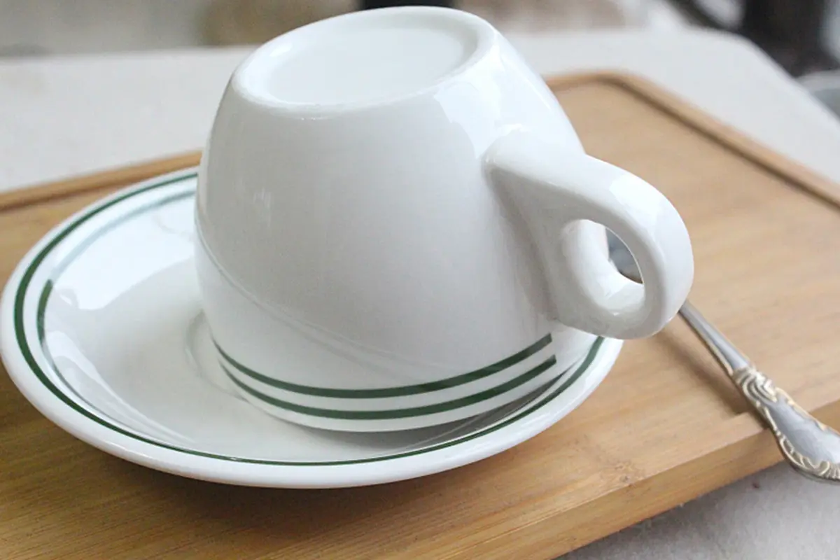 Nordic Coffee Cups Saucers Set Afternoon Tea Cups Cake Dessert Dish Retro Minimalist Lines Ceramic Mug Biscuit Small Plate