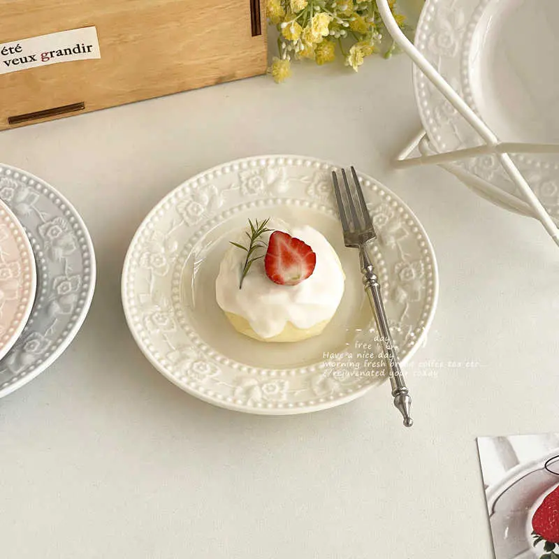French Relief Exquisite Afternoon Tea Cake Plate Light Luxury Breakfast Bread Disc Home Ceramic Dessert Dish 15cm