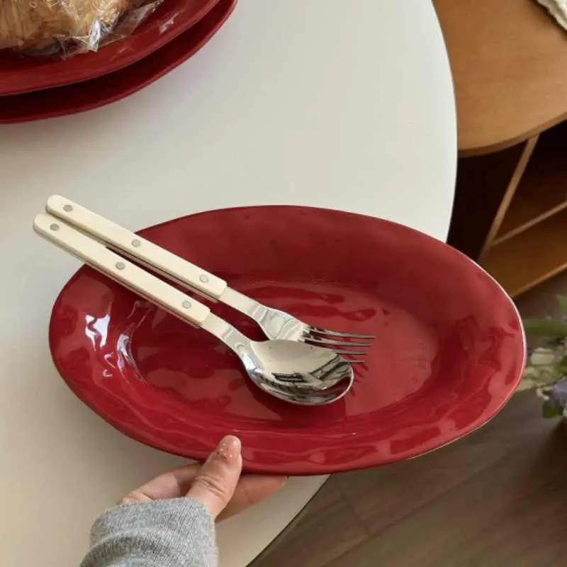 Red Ceramic Oval Plate Irregular Simple Spaghetti Plates Solid Colour Dinner Disc Household Deep Dish Pastry Plate 24cm