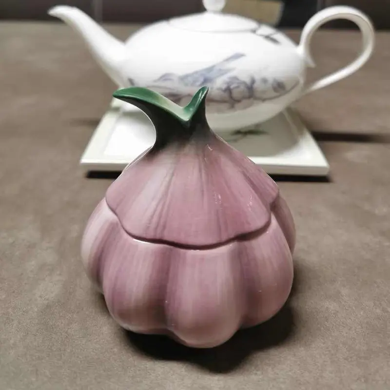 Ceramic Small Candy Jar Underglaze Onion Shape Jewelry Storage Jar Light Luxury Storage Kitchen Home Decoration Ornaments