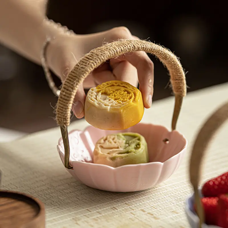 Exquisite Mini Fruit Plate Portable Picnic Fruit Snack Plate Ceramic Snack Pastry Plate Tableware Ornaments