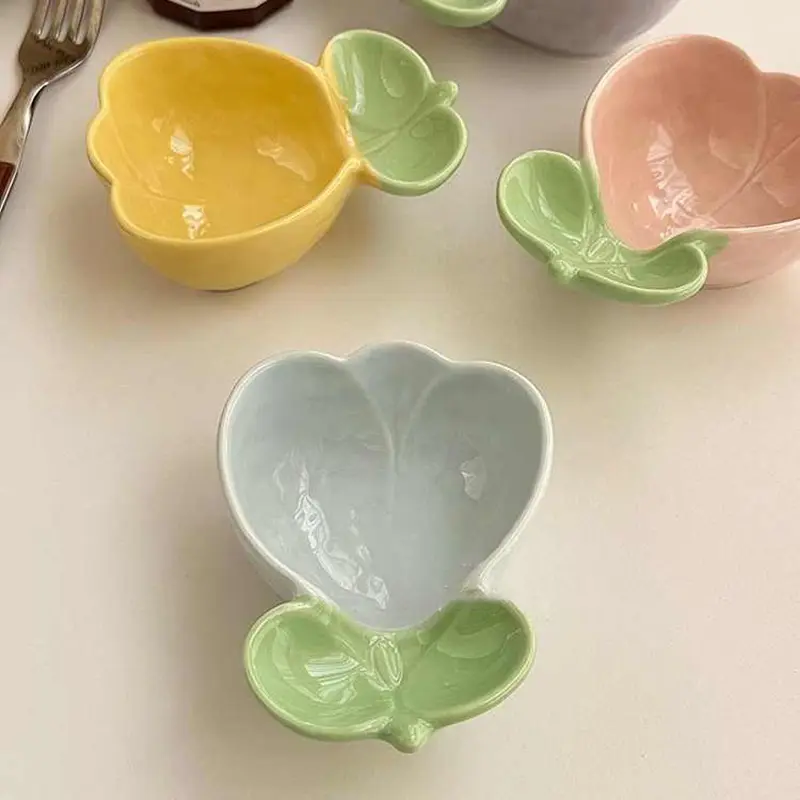 Cute Tulip Flower Shaped Ceramic Saucer Creative Underglaze Sauce Dish Exquisite Sushi Dipping Sauce Dish Kitchen Supplies