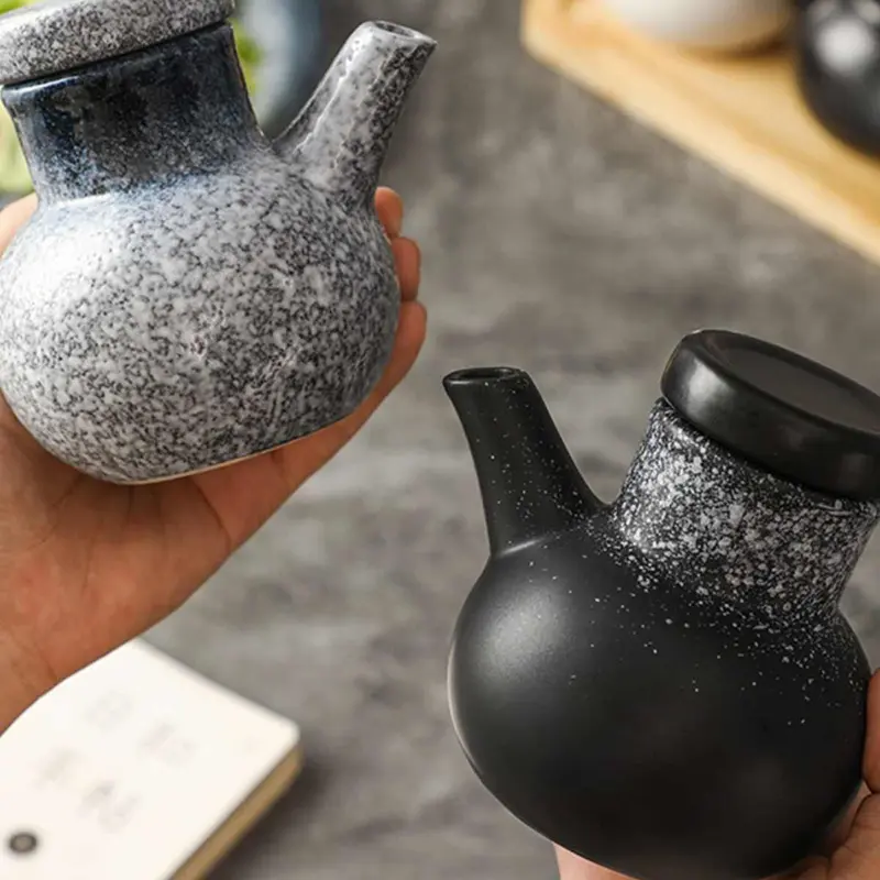 250ml Japanese Vinegar Soy Sauce Pot Ceramic Kitchen Condiment Pot Simple Household Oil Bottle Restaurant Vinegar Bottle